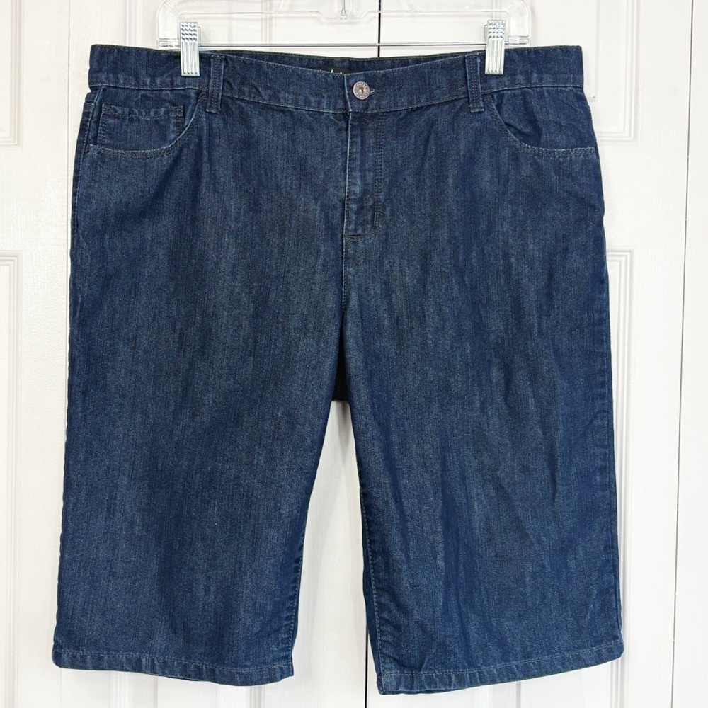 Daisy Fuentes Dark Wash Blue Denim Chambray Mid-Rise Bermuda Shorts 14